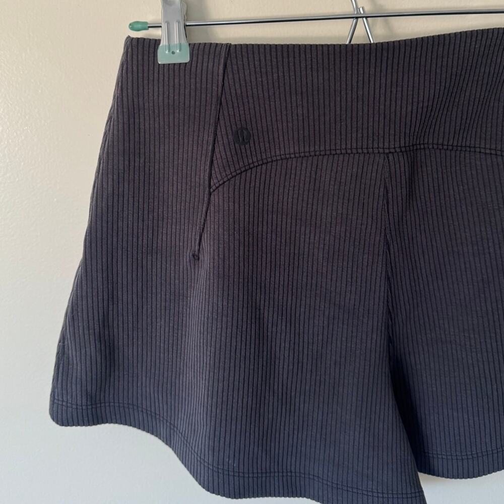 Lululemon Ribbed Softstreme High-Rise Short 2" Black Size 6 - Picture 5 of 6